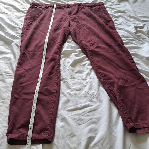 Love & Legend | Red burgundy women's straight leg jegging jean - Picture 9 of 13